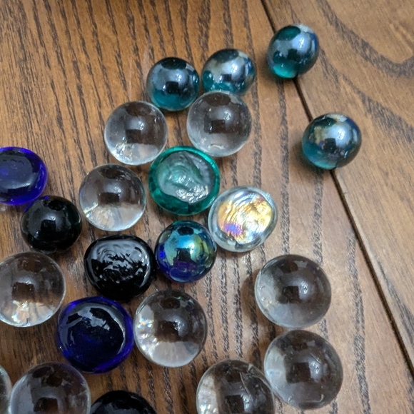 Vintage Marbles with black vase. Some marbles may not be vintage. - Picture 5 of 5